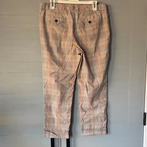 Banana Republic Plaid Cropped Pants in Tan - Picture 2 of 4